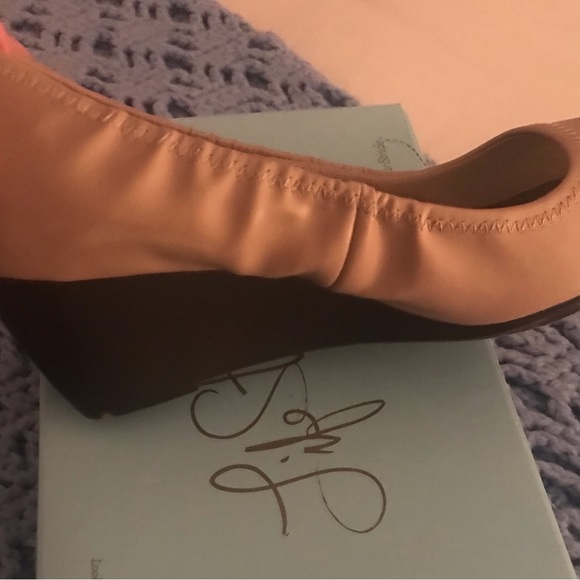 NWOT Life stride Taupe Open Toe Wedge 9M - Picture 3 of 5